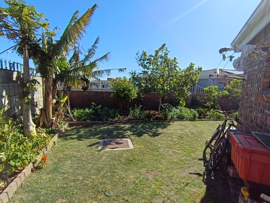 3 Bedroom Property for Sale in Wavecrest Eastern Cape